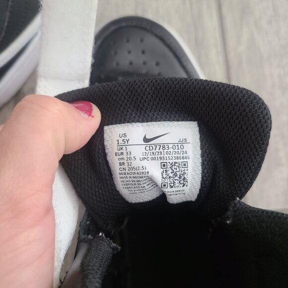 Nike Court Borough Mid 2 GS Youth Kids Sneakers Black & White Size 1.5Y - Picture 11 of 11